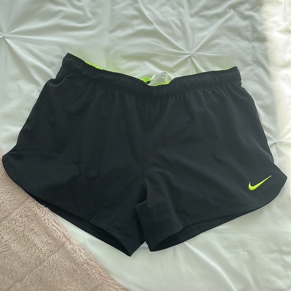 Nike Shorts - Size medium - Picture 2 of 4